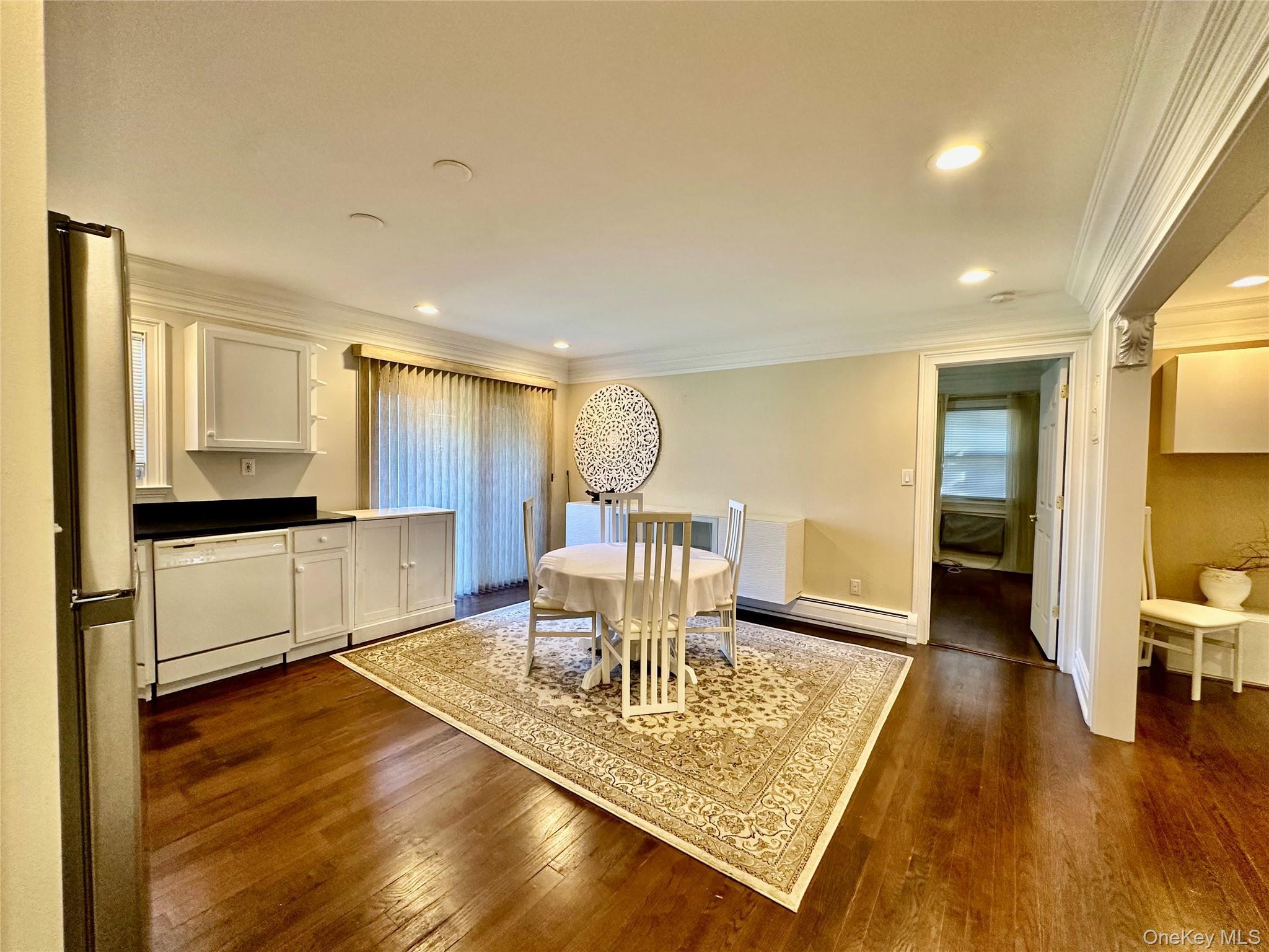2 Oxford Court Unit: 8012 thumbnail 2