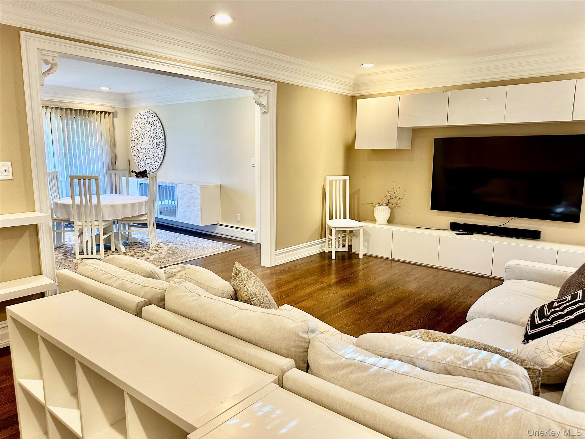 2 Oxford Court Unit: 8012 thumbnail 7