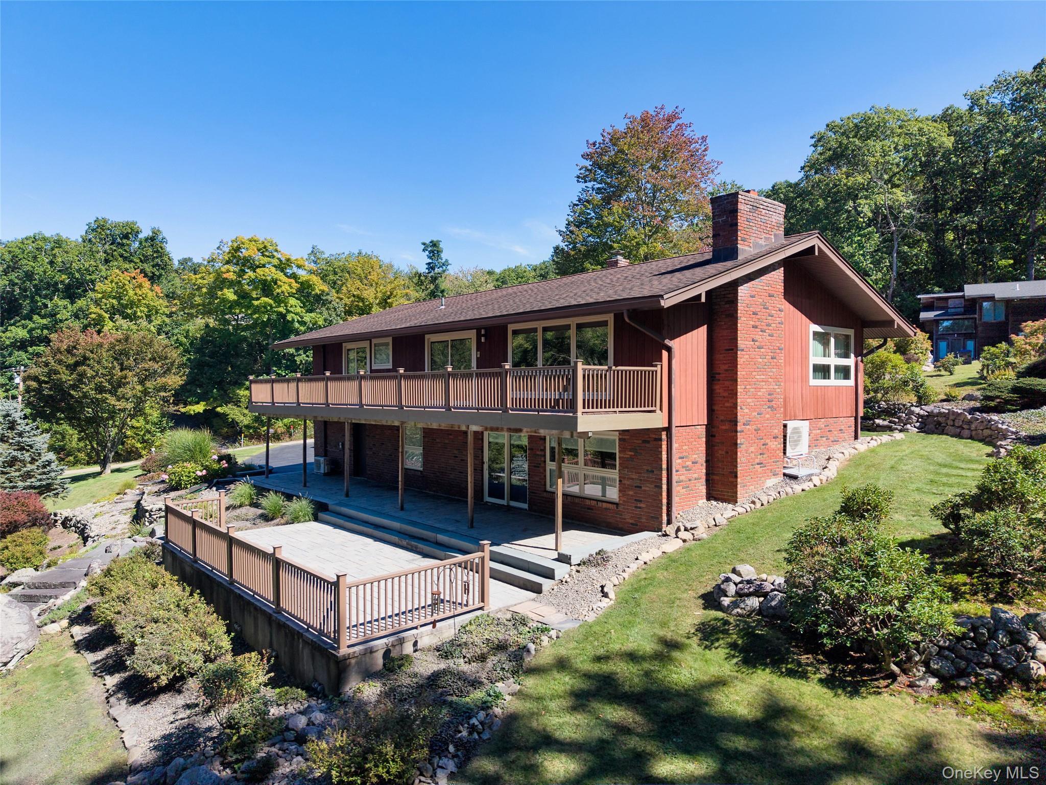 64 Clinton Road, Tuxedo Park