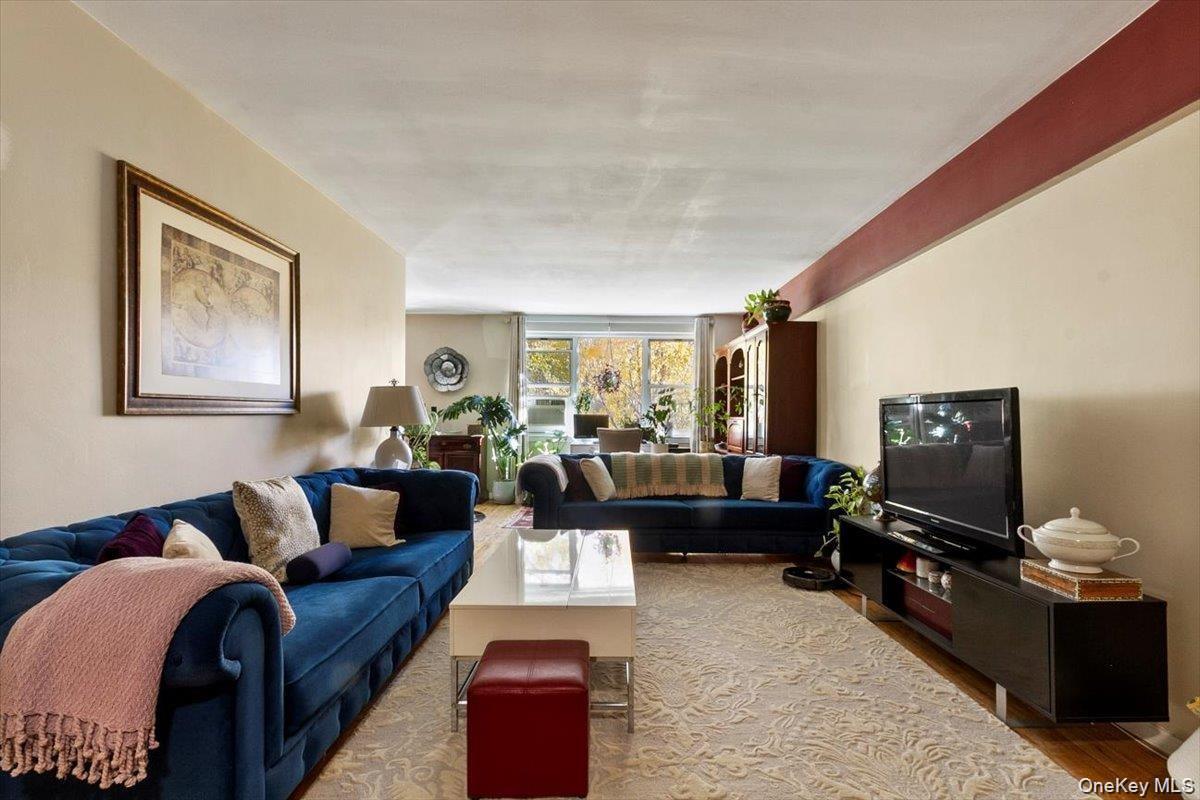 279 N Broadway Unit: 6C thumbnail 5