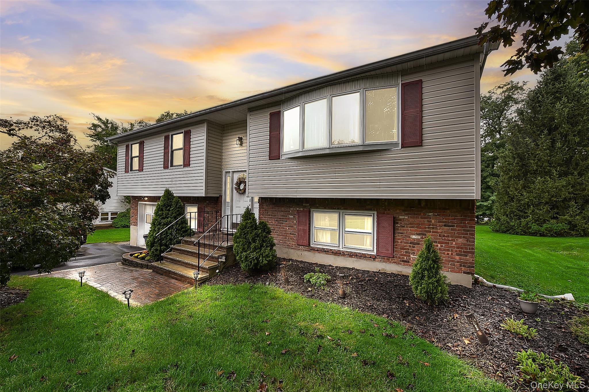 96 Lake Nanuet DR, Nanuet