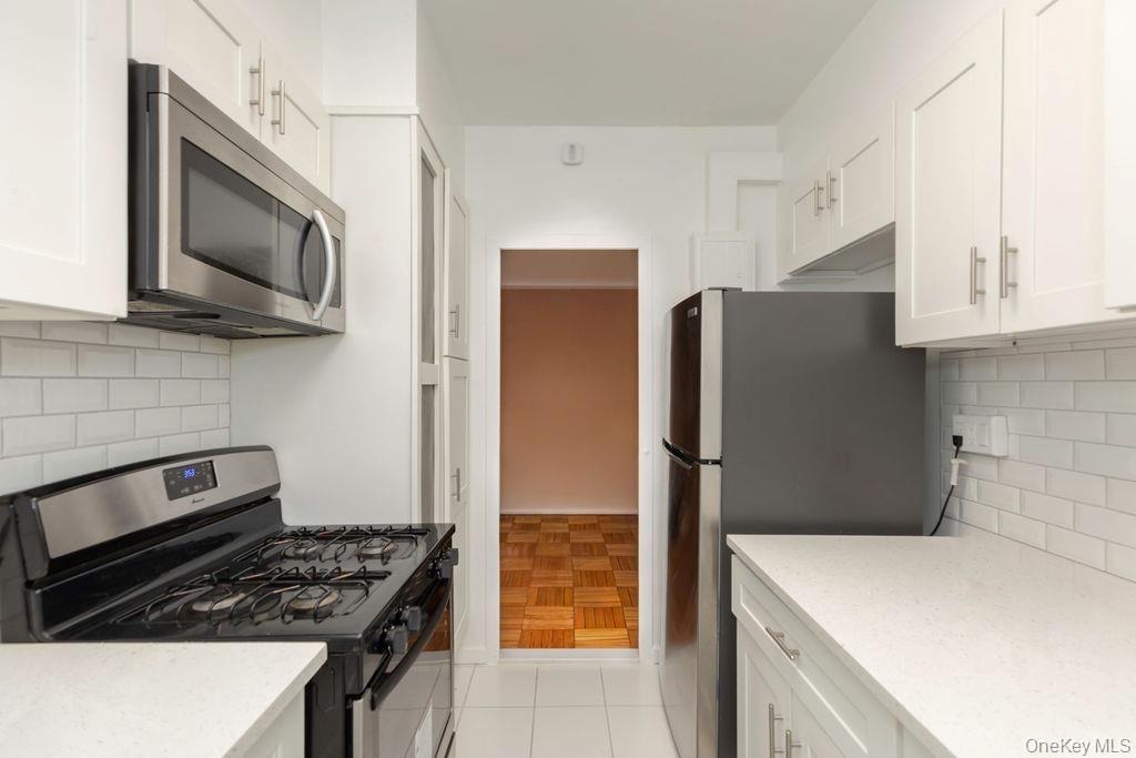 1970 E Tremont Avenue Unit: 1C thumbnail 11