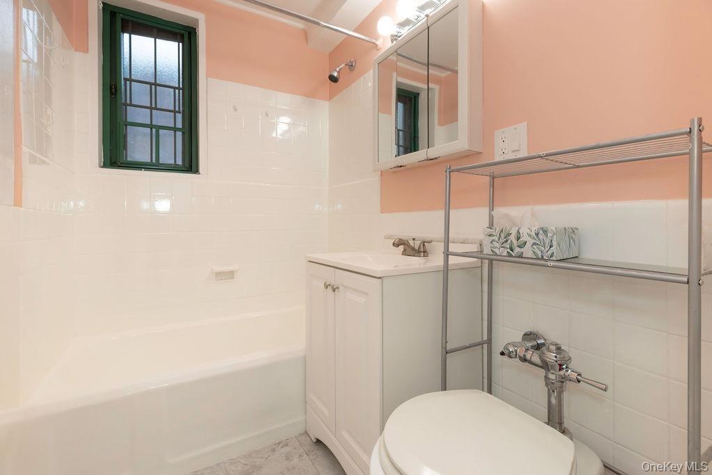 1970 E Tremont Avenue Unit: 1C thumbnail 16