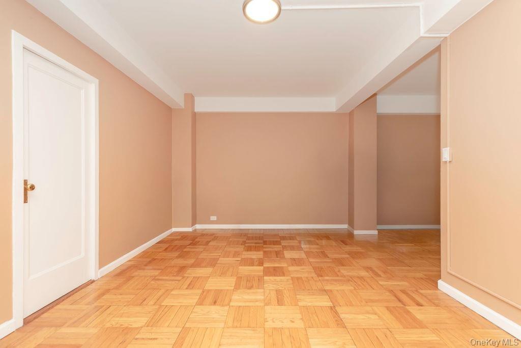 1970 E Tremont Avenue Unit: 1C thumbnail 4