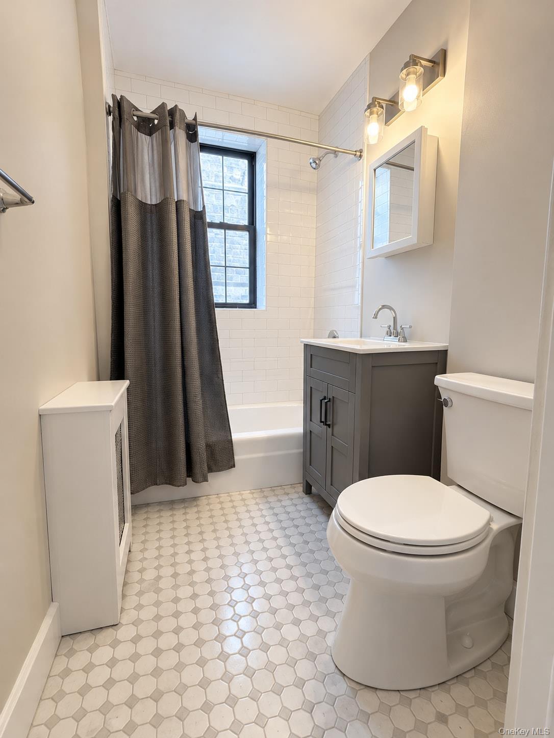 61 W Grand Street Unit: OD thumbnail 9