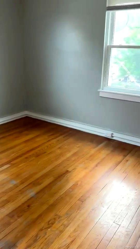 2719 Hering Avenue thumbnail 8