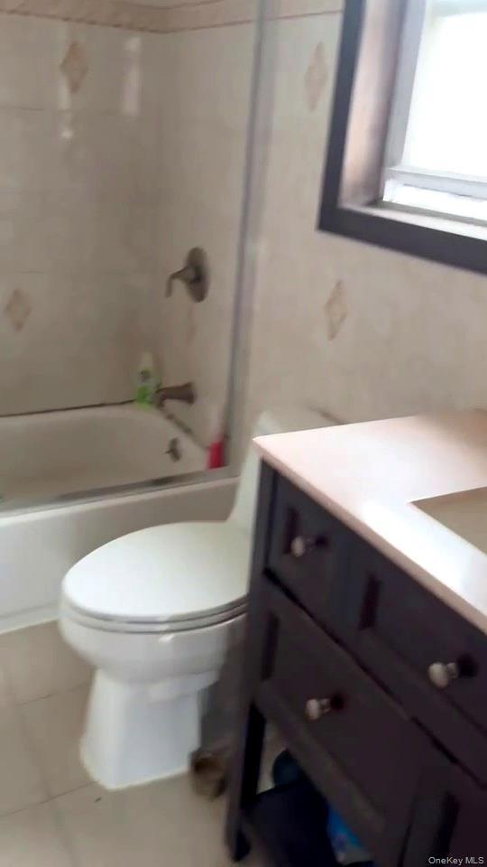 2719 Hering Avenue thumbnail 5