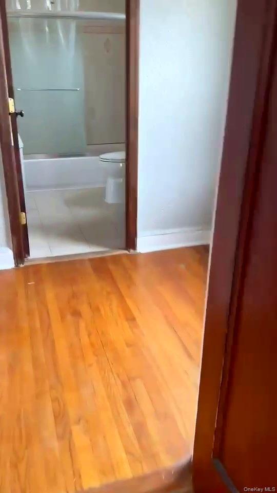 2719 Hering Avenue thumbnail 9
