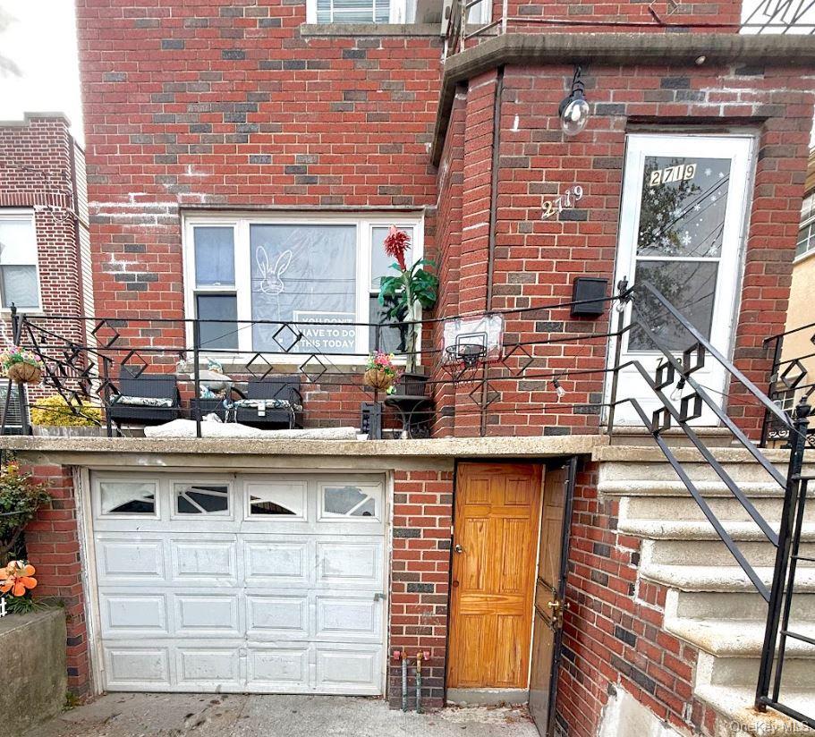 2719 Hering Avenue thumbnail 16