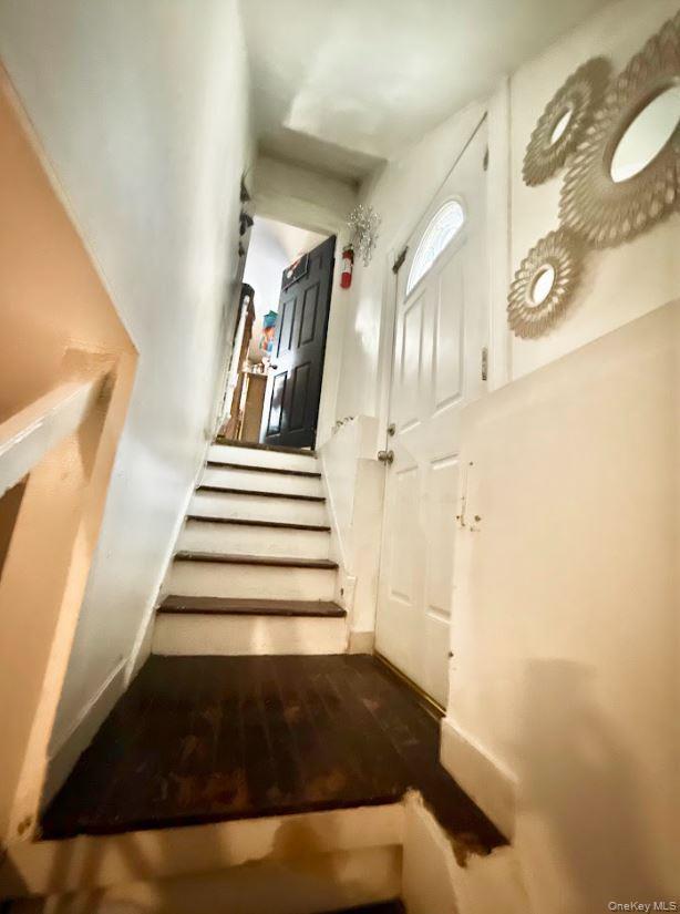 2719 Hering Avenue thumbnail 12