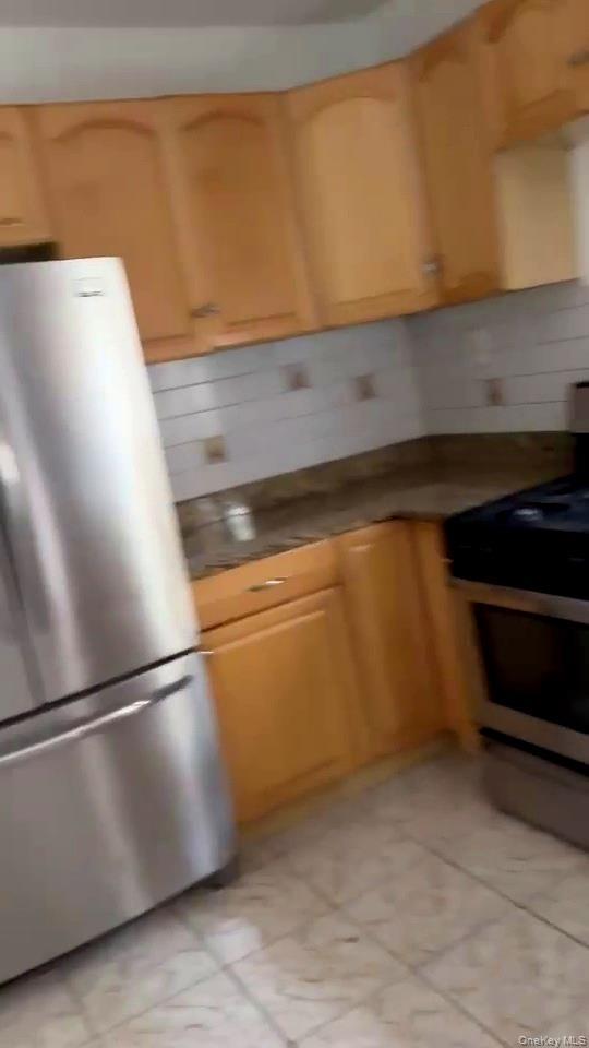 2719 Hering Avenue thumbnail 10
