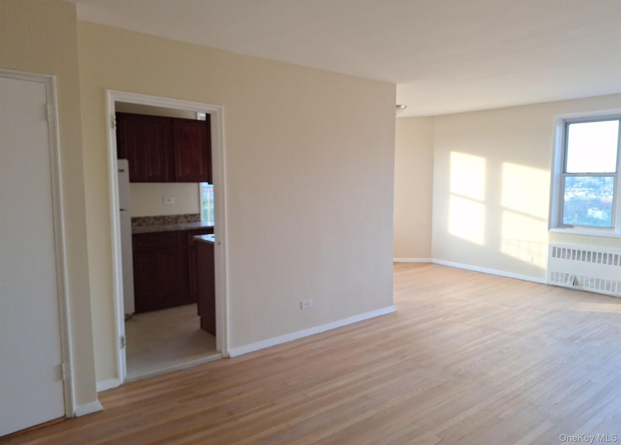 3475 Greystone Avenue Unit: 7E thumbnail 4