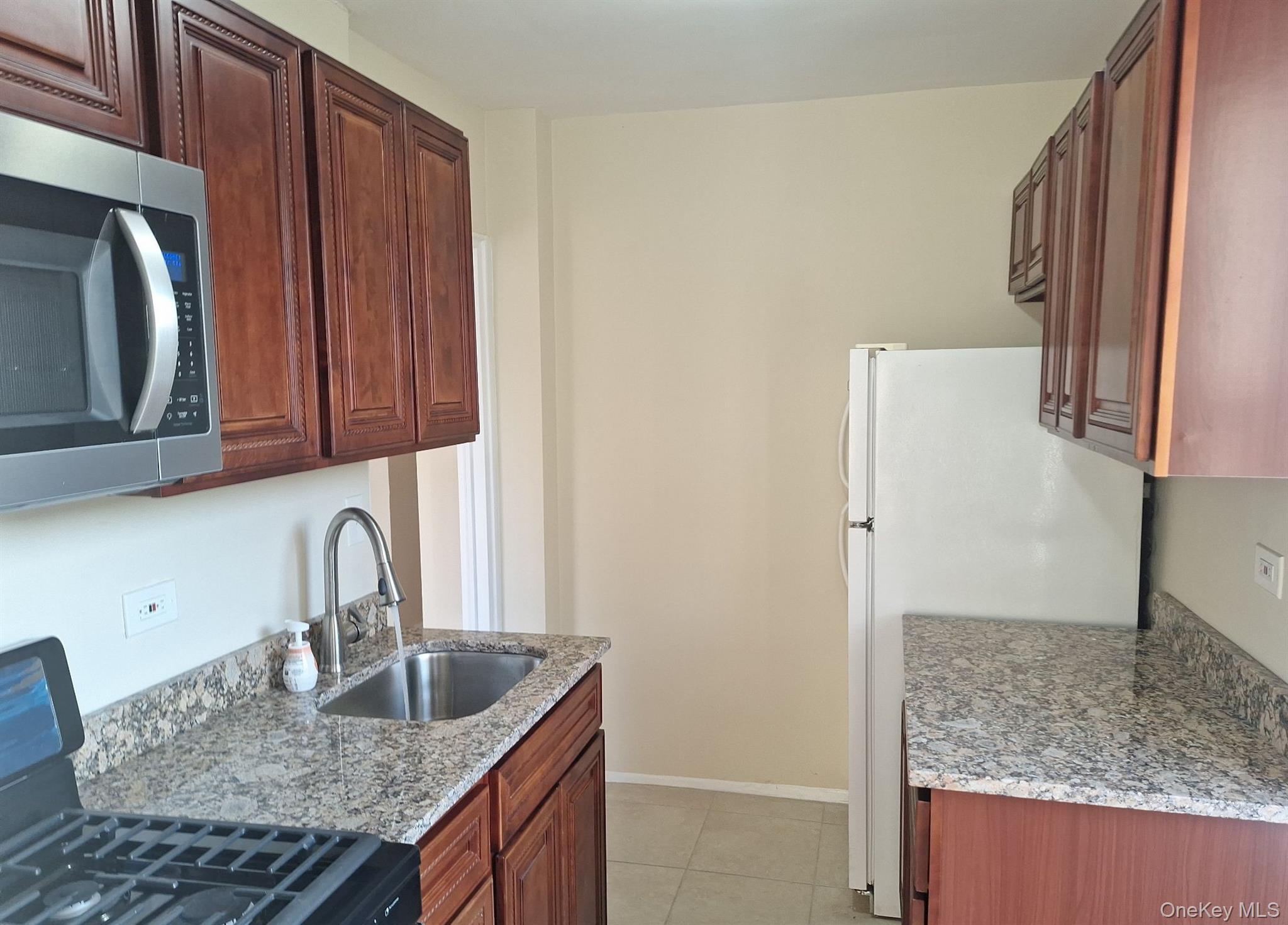 3475 Greystone Avenue Unit: 7E thumbnail 5
