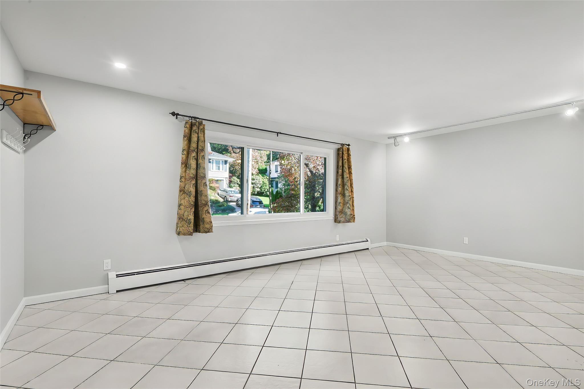 219 Dante Avenue thumbnail 3