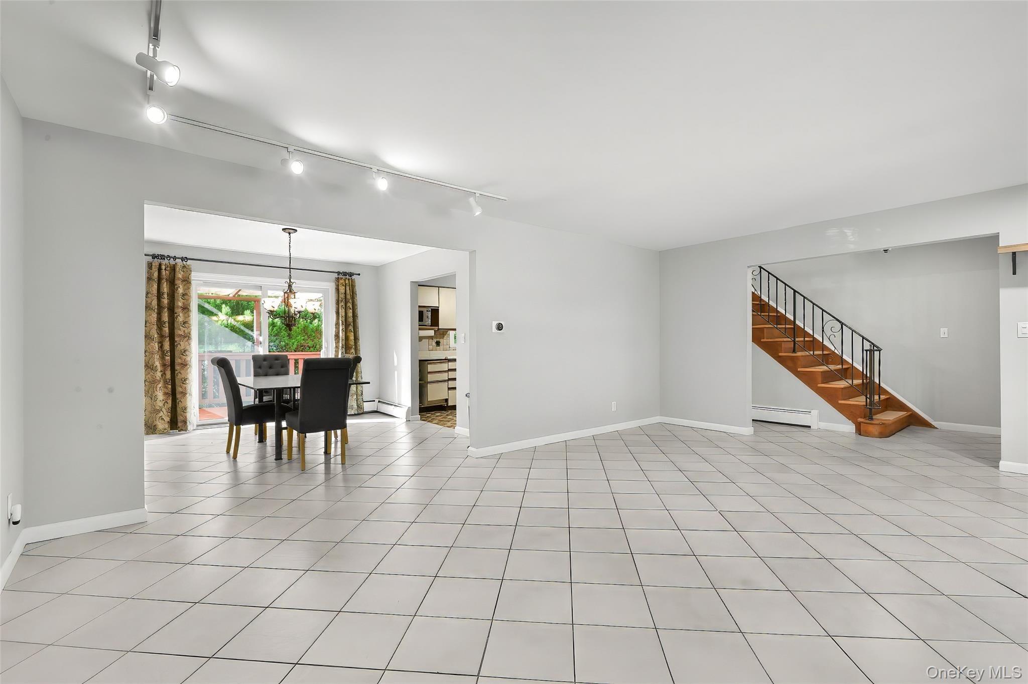 219 Dante Avenue thumbnail 4