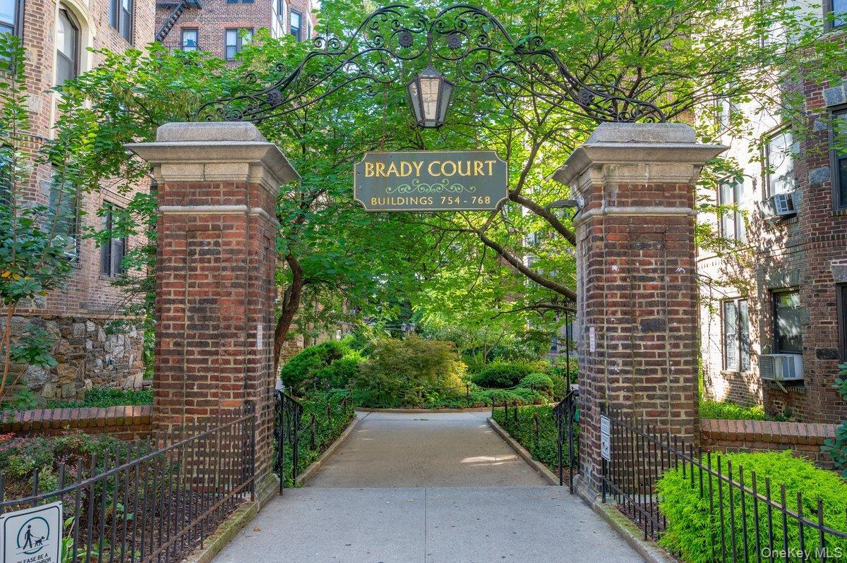 756 Brady Avenue Unit: 609, Bronx