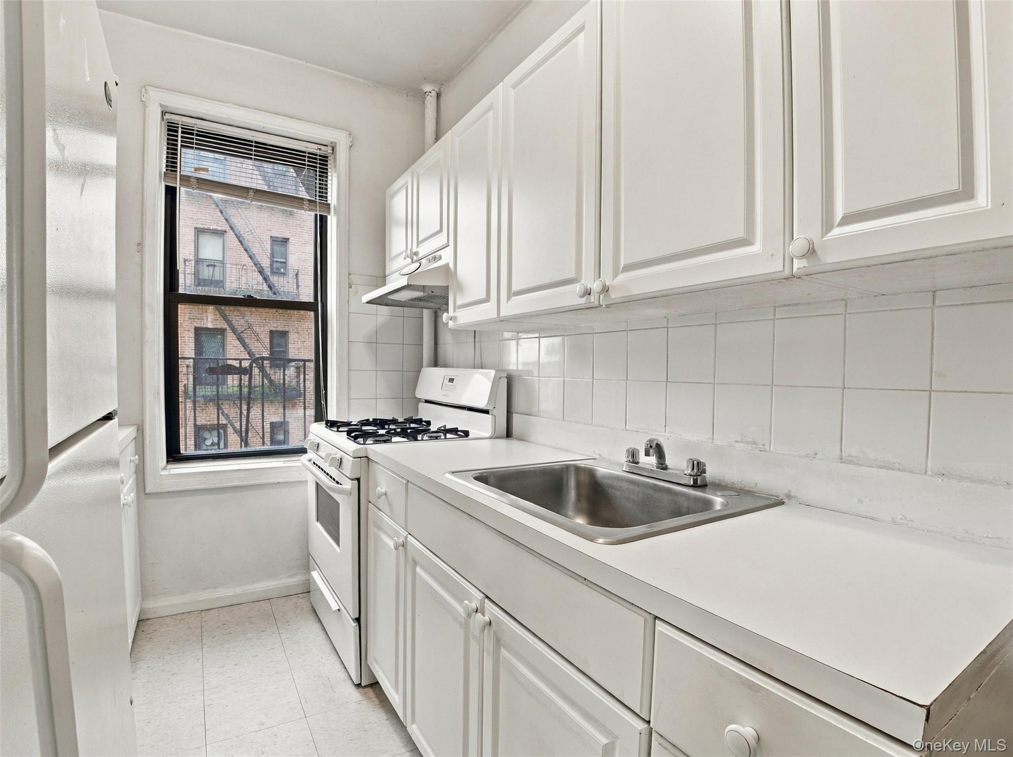 754 Brady Avenue Unit: 303 thumbnail 13