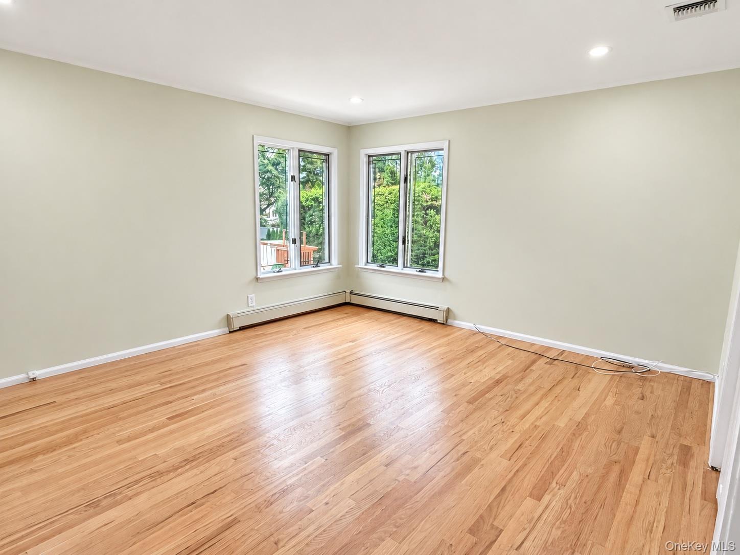 2161 Isabelle Court thumbnail 7