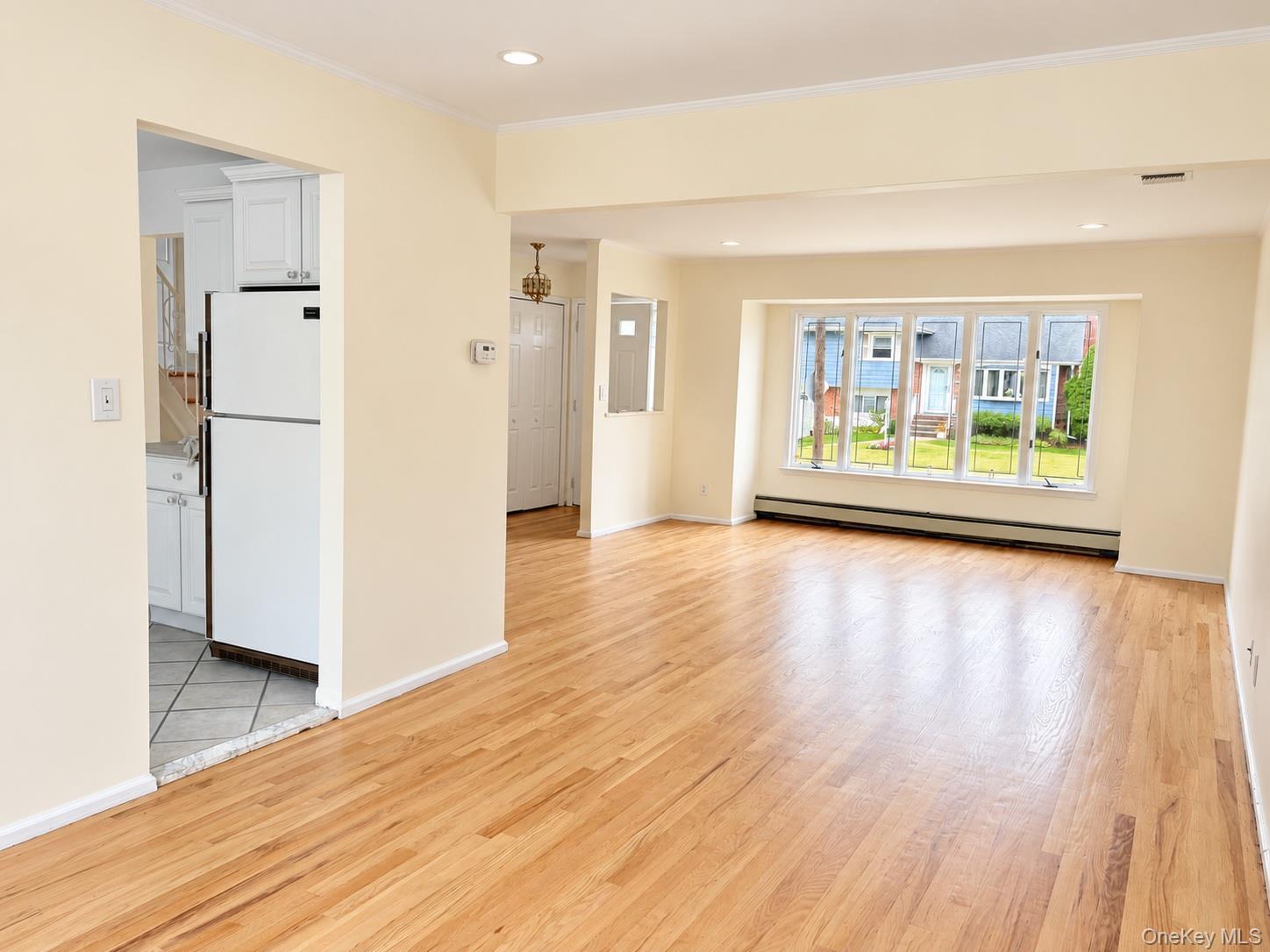 2161 Isabelle Court thumbnail 3