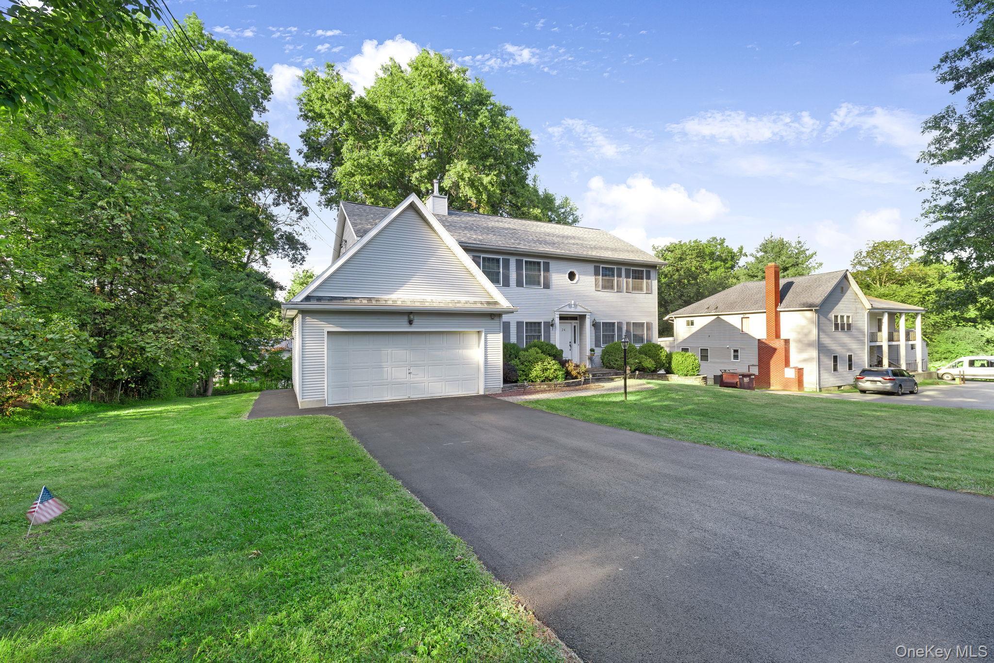 24 Hillcrest Drive photo 1
