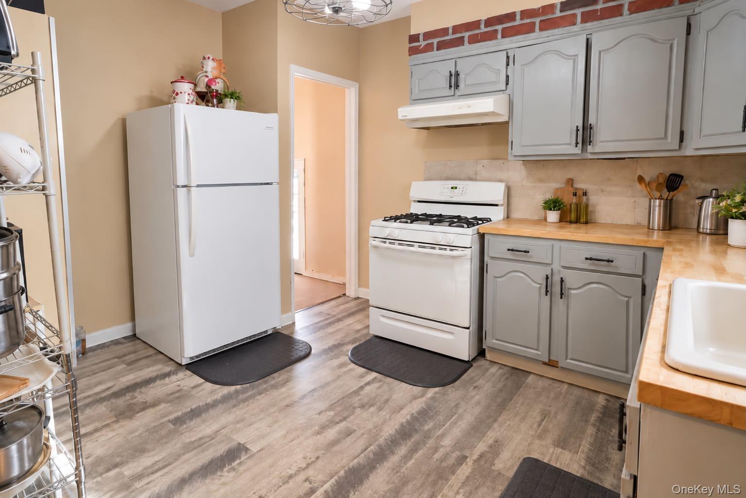 847 E 48th Street thumbnail 13