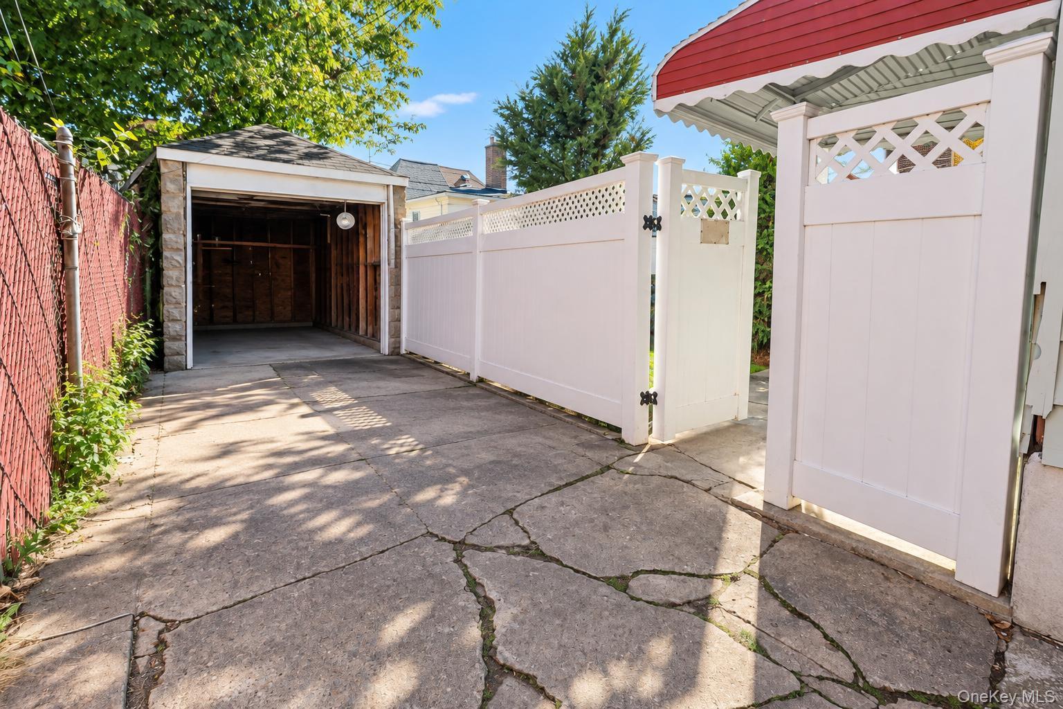 847 E 48th Street thumbnail 17