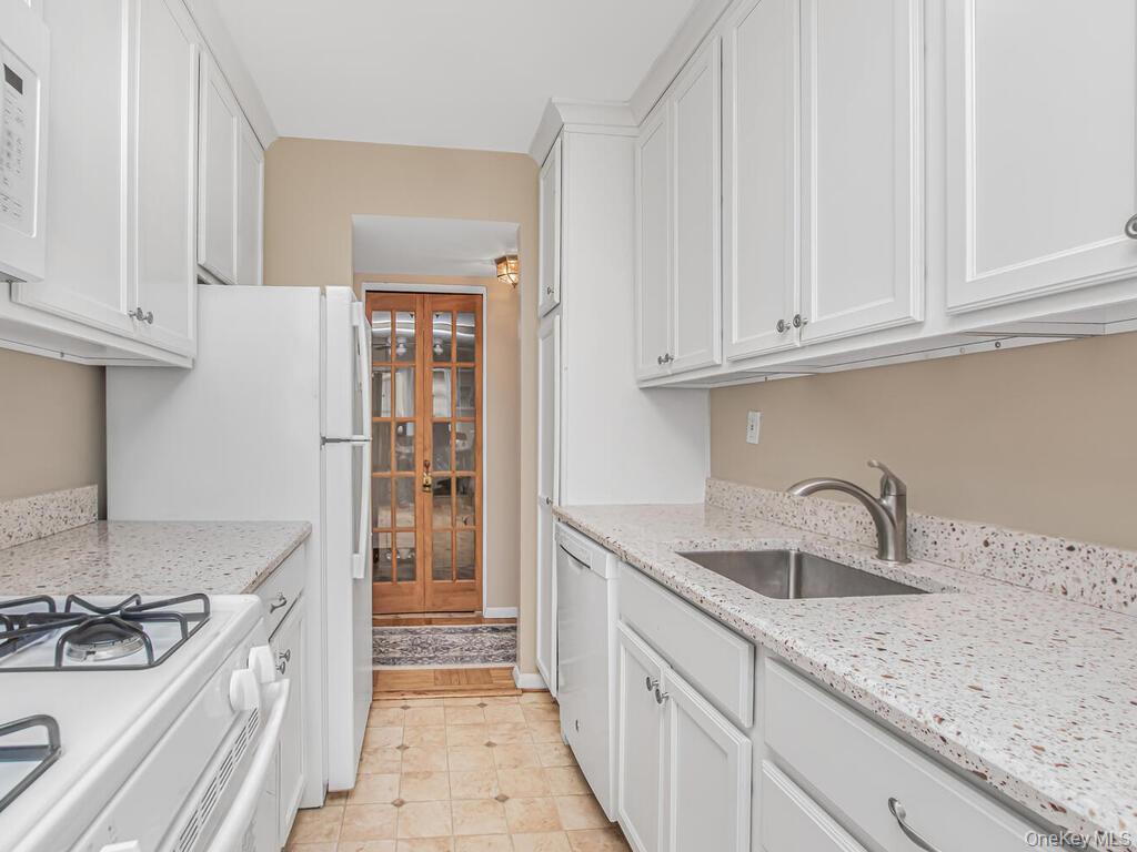 415 Gramatan Avenue Unit: 1C thumbnail 5