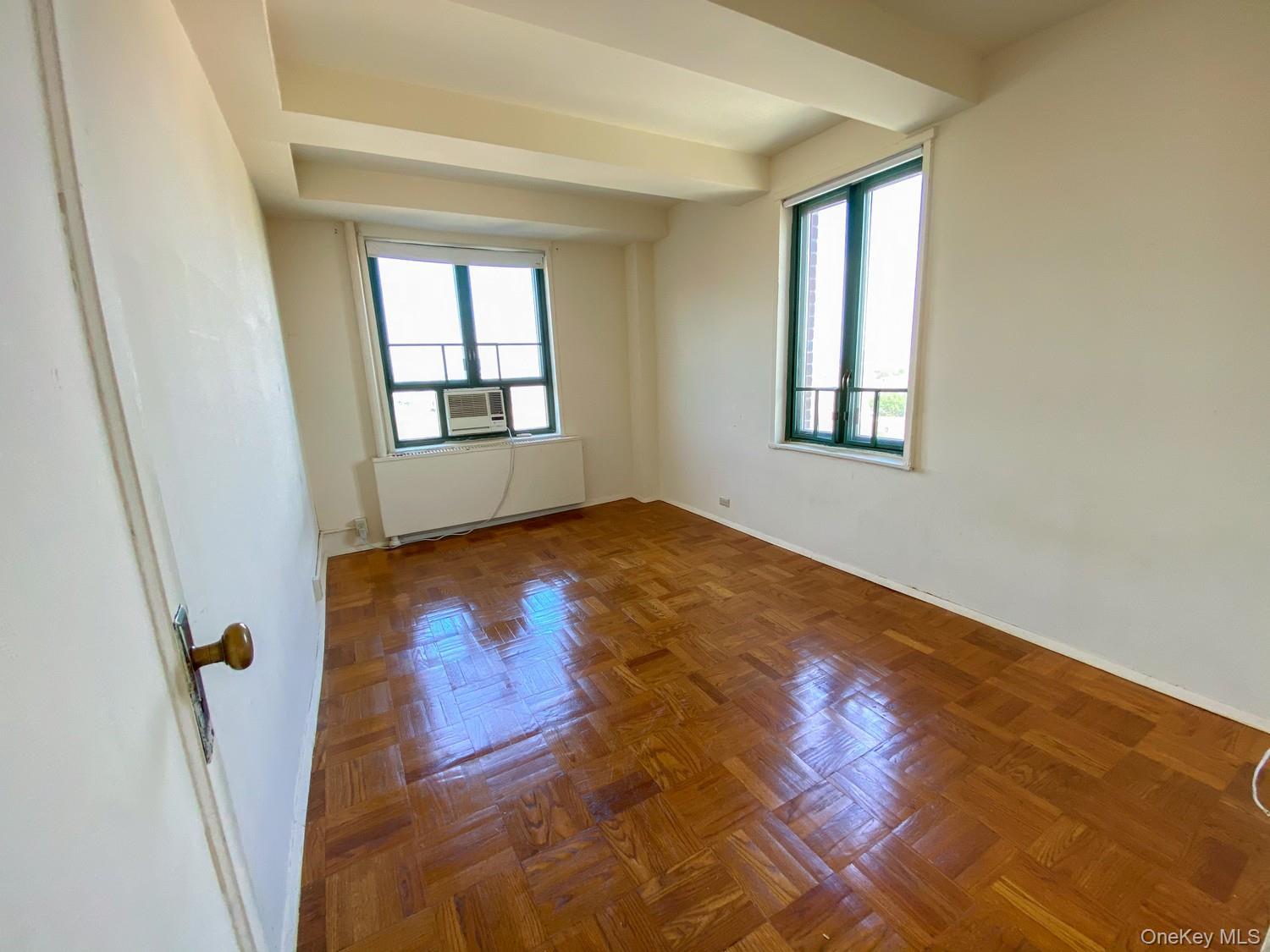 14 Metropolitan Oval Unit: 12B thumbnail 7
