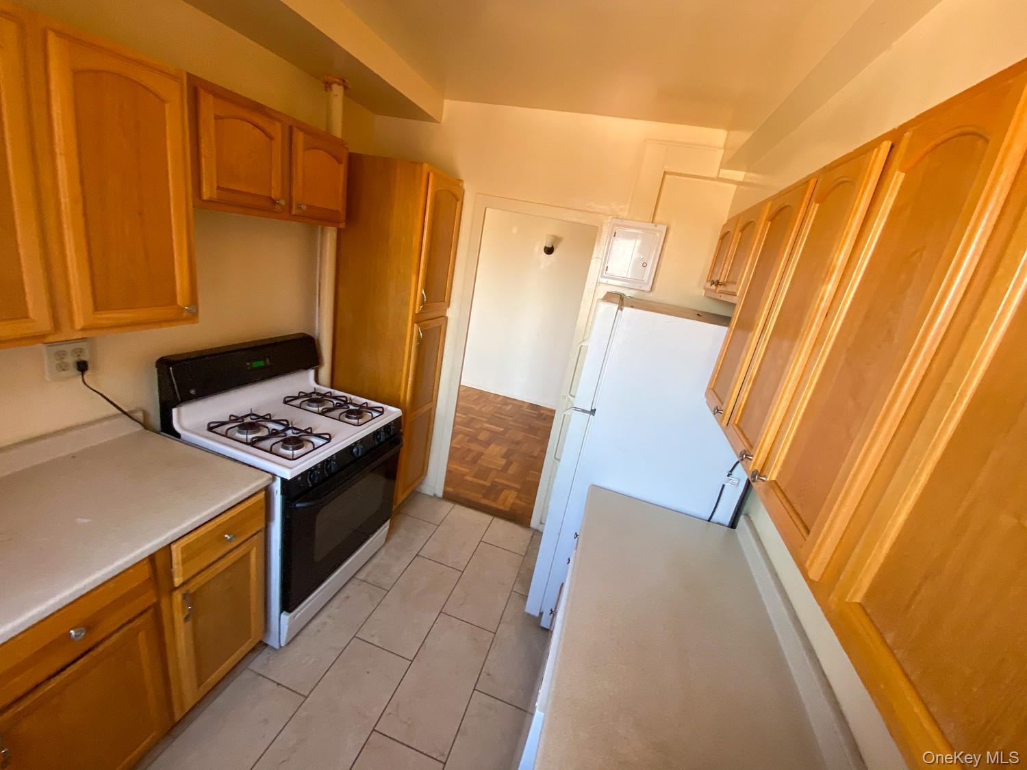 14 Metropolitan Oval Unit: 12B thumbnail 4
