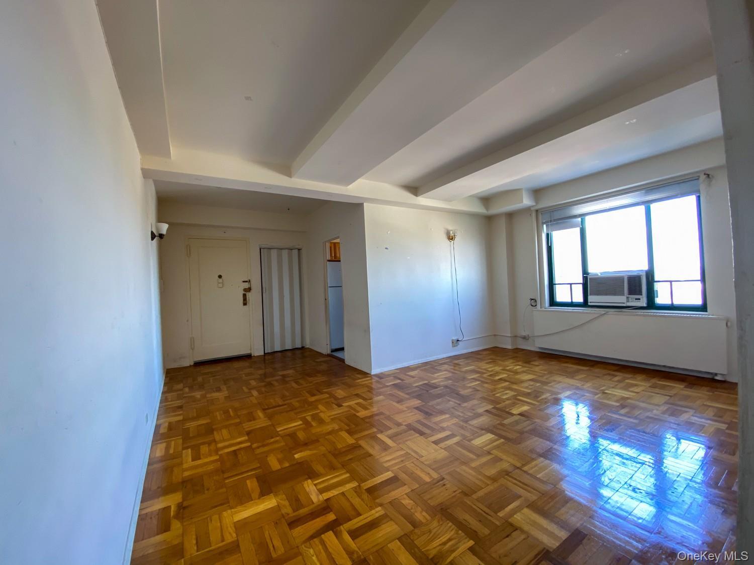 14 Metropolitan Oval Unit: 12B thumbnail 6