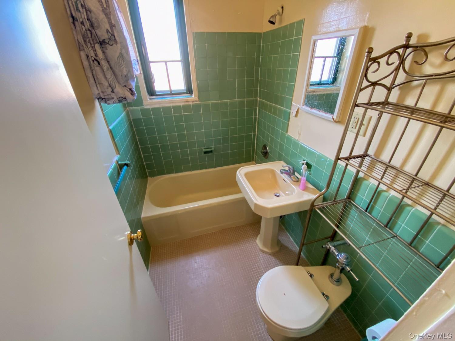 14 Metropolitan Oval Unit: 12B thumbnail 9