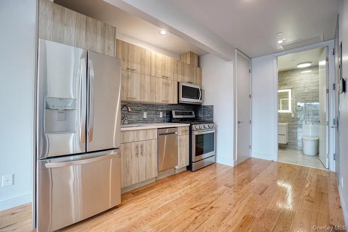 2806 21st Street Unit: 2FA thumbnail 8
