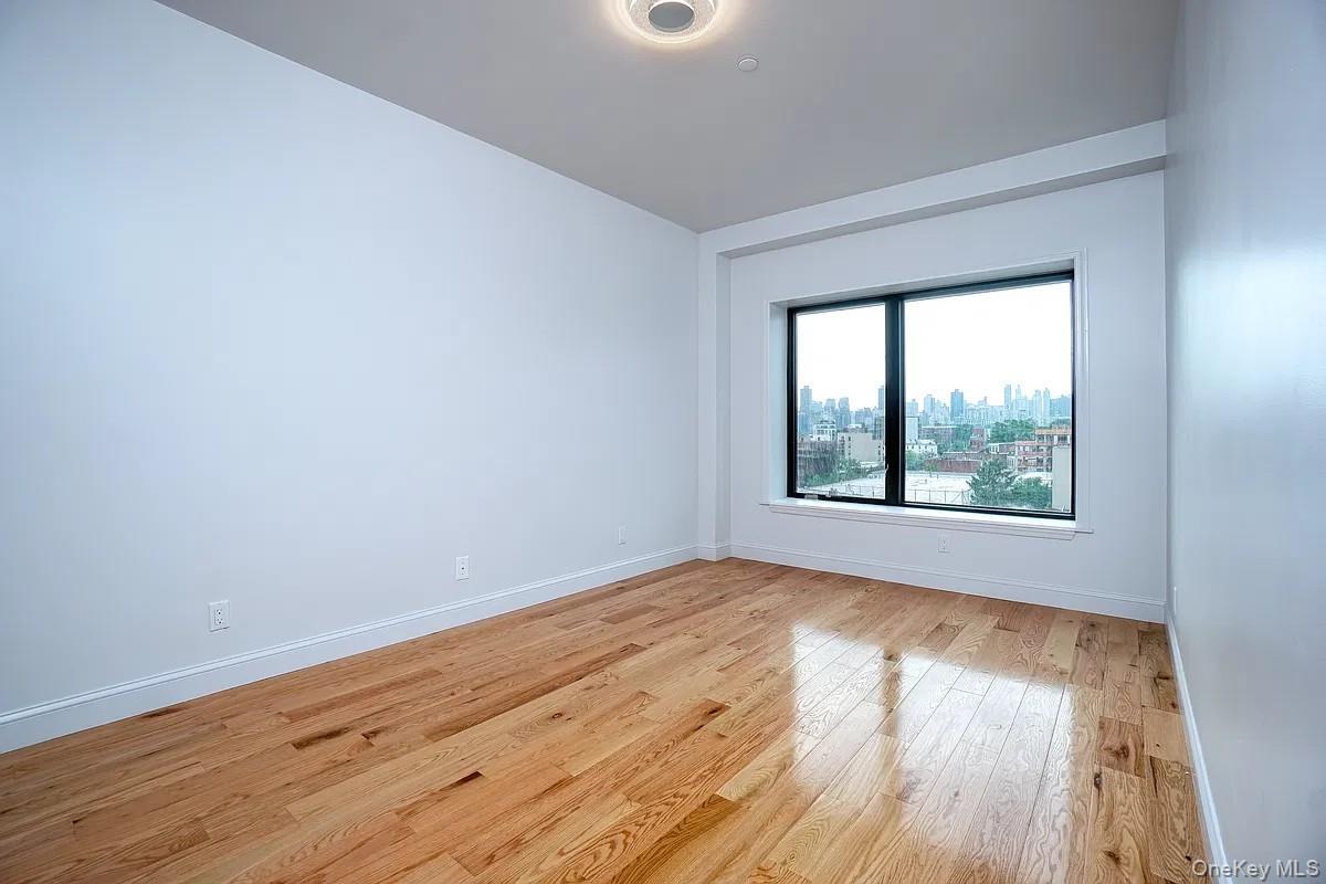 2806 21st Street Unit: 2FA thumbnail 3